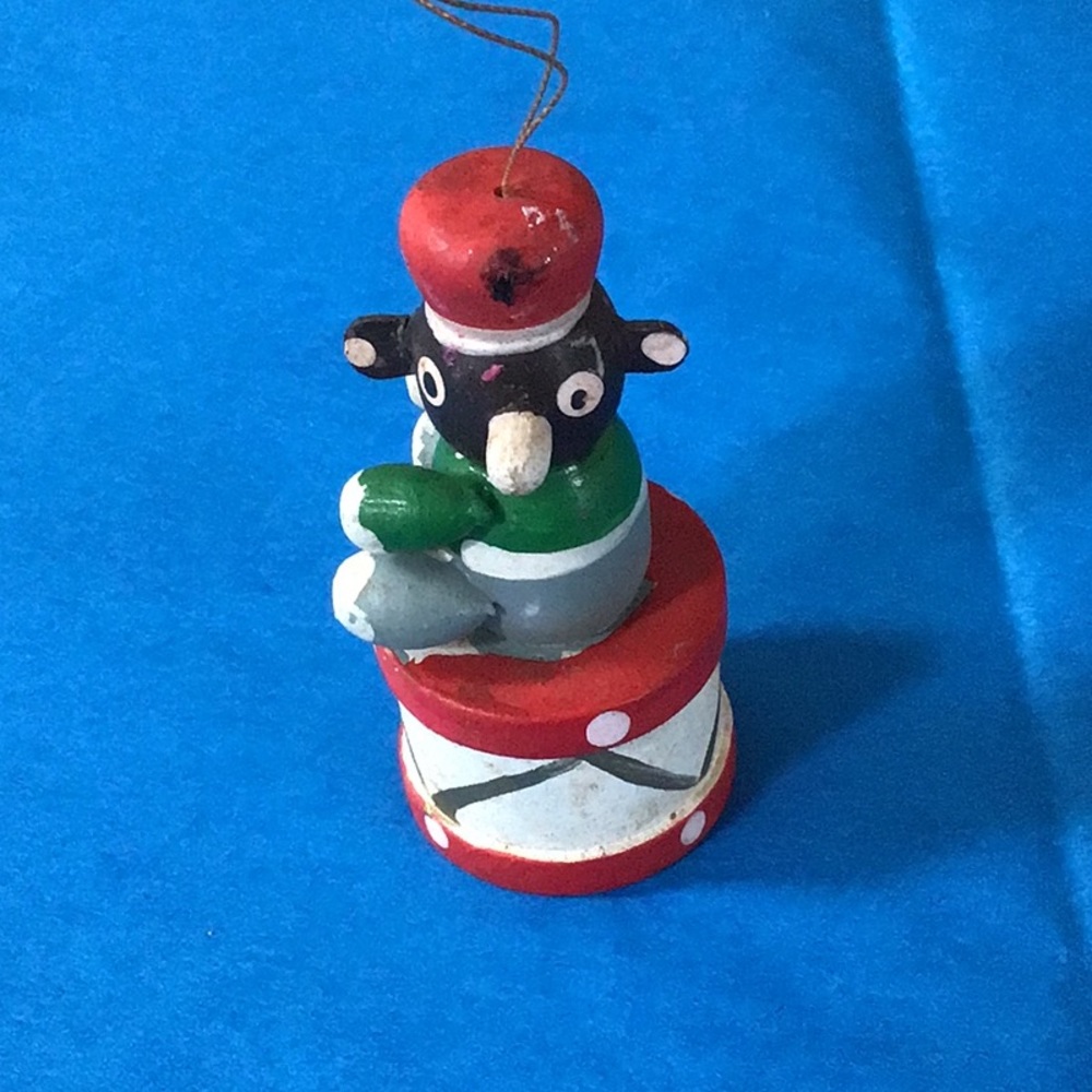 Giraffe bear vintage wooden ornament